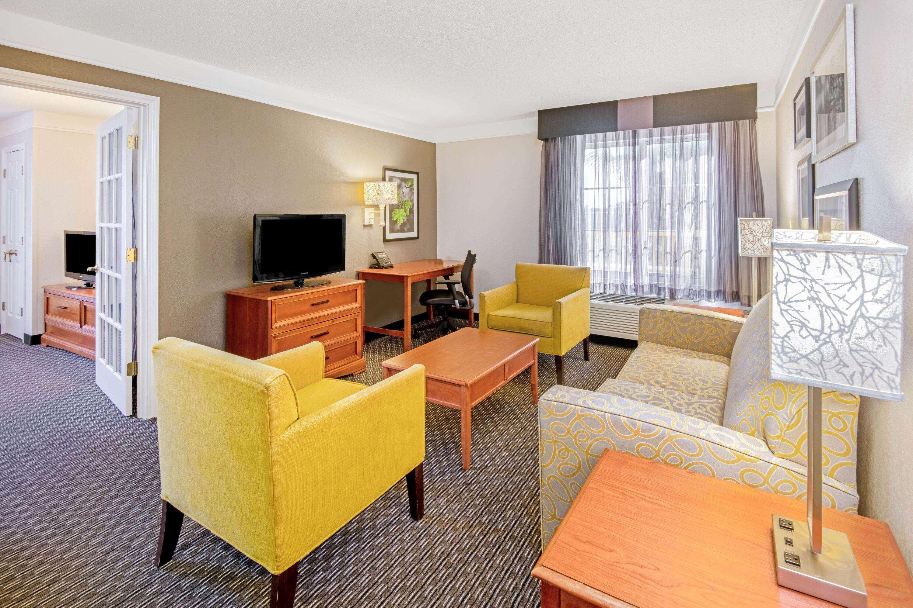 Hotel La Quinta By Wyndham San Antonio Airport Exterior foto